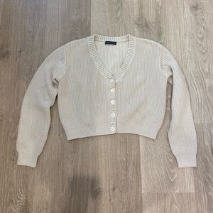 Brandy Melville cream cropped button up knit cardigan sweater
